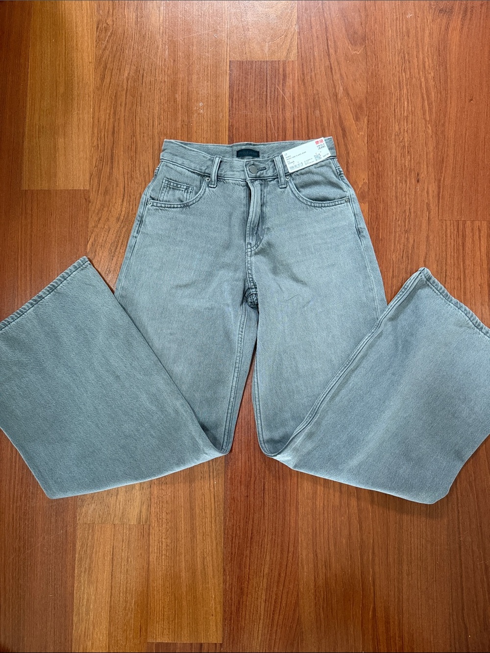 Women’s Uniqlo Wide-Leg Gray Jeans